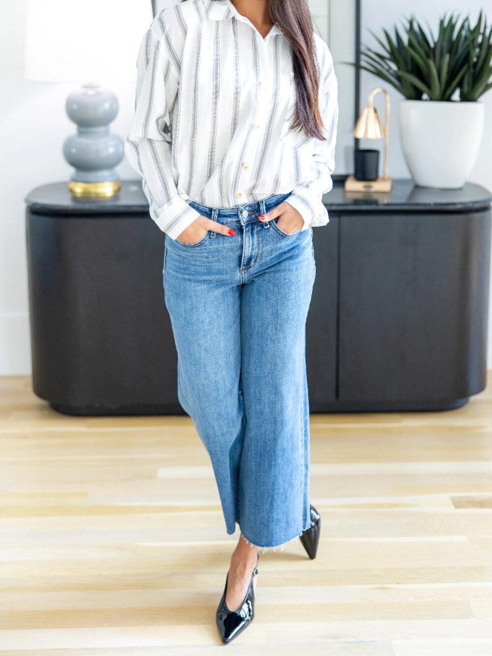 JUDY BLUE Wide Leg Crop Jeans - NWOT! - Picture 2 of 7